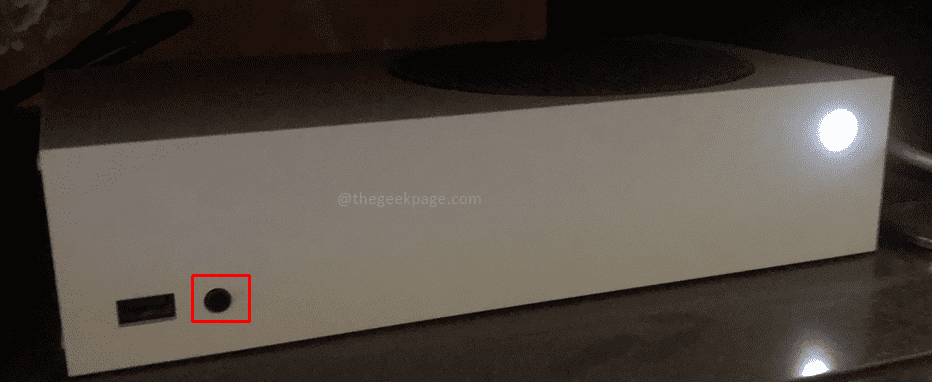 Console_pairing_button-min