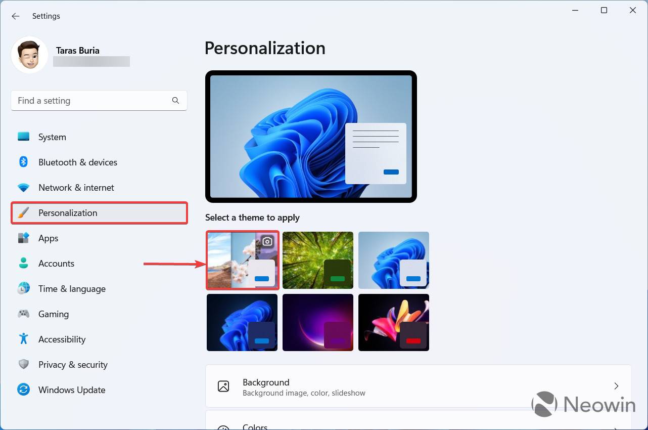 如何在 Windows 11 build 25197 中在桌面上启用新的 Spotlight UI