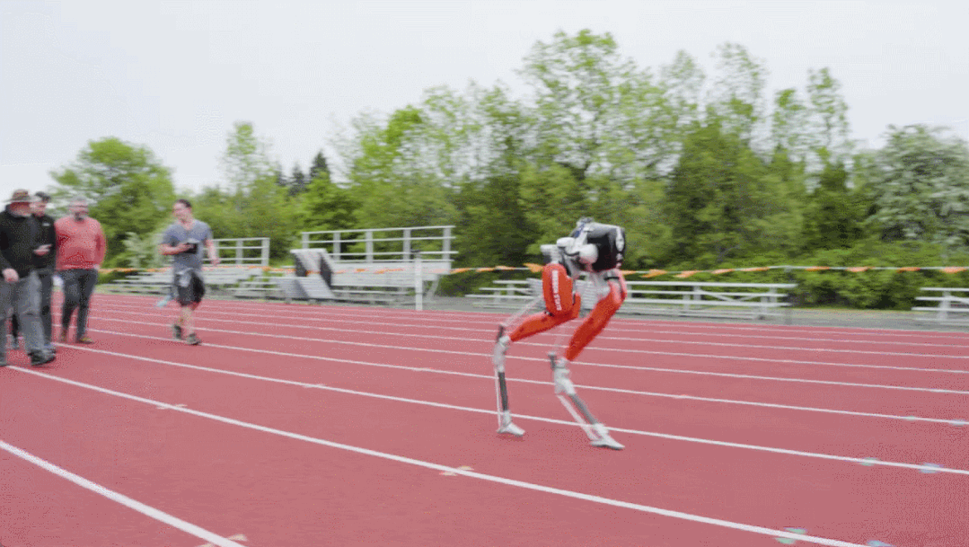 24.73秒！双足机器人Cassie挑战百米跑，创下世界纪录