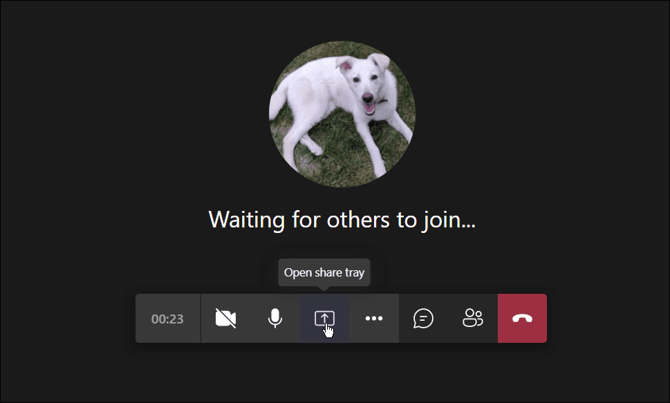 3-open-share-tray-how-to-use-whiteboard-in-Teams