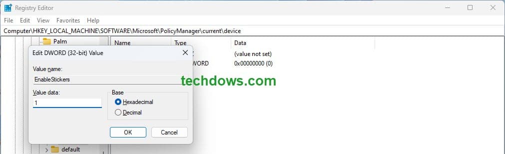 如何在 Windows 11 中启用或禁用桌面上的贴纸