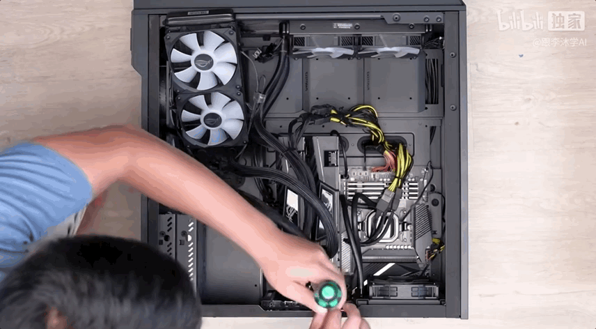 AI大牛李沐装机视频来了！你也能练100亿的大模型