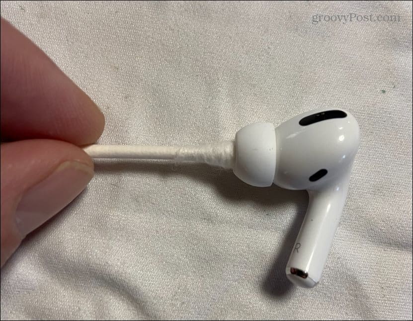 5-clean-AirPods