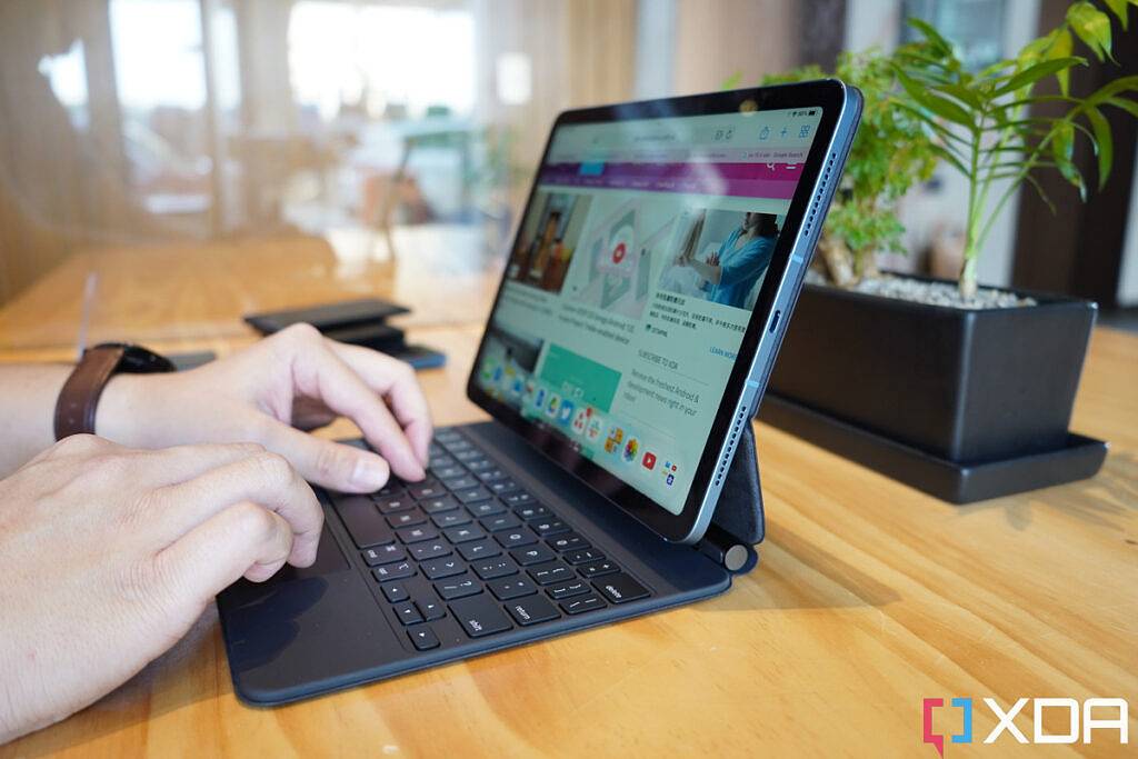 iPad-Air-2022-XDA-1234ruu45457-1024x683-1