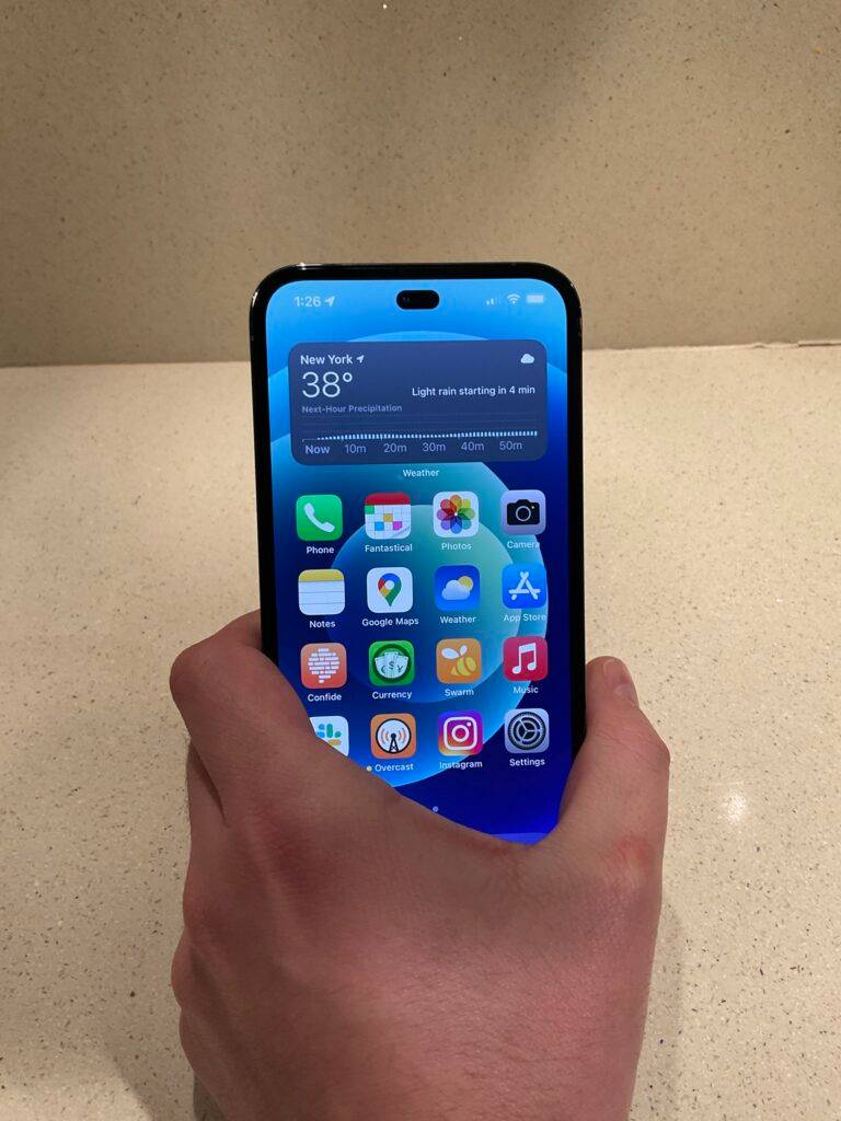 iPhone 14 没有浏海？换成「药丸」般你会接受吗？