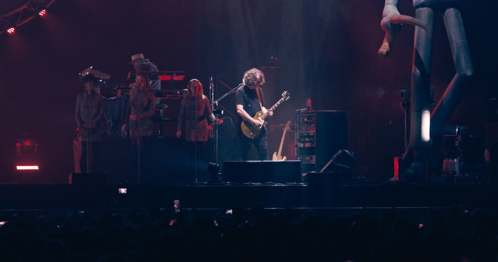 伦敦音乐家通过调教 ChatGPT 让其帮助制作音乐专辑