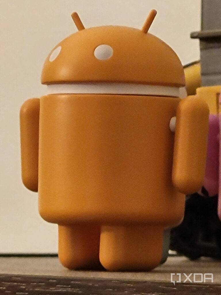 S21-FE-zoom-camera-1-768x1024-1