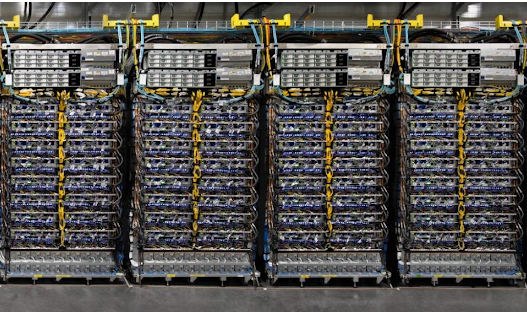 谷歌声称其第四代TPU优于英伟达GPU，但业界认为后者领导地位难撼动