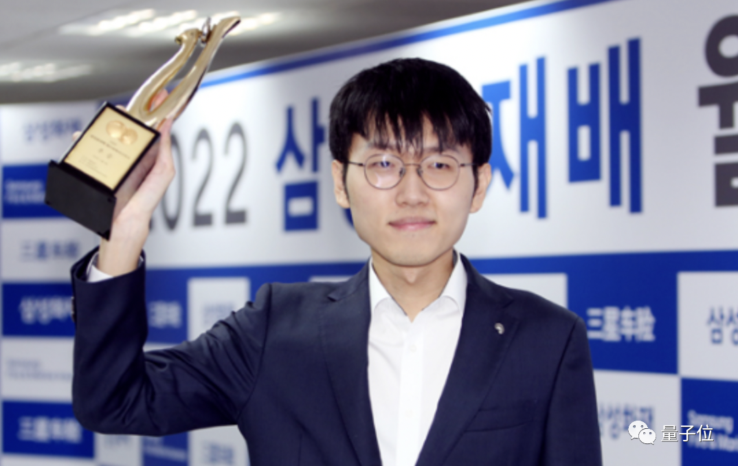 击败申真谞陪练的围棋AI，却输给了业余人类棋手