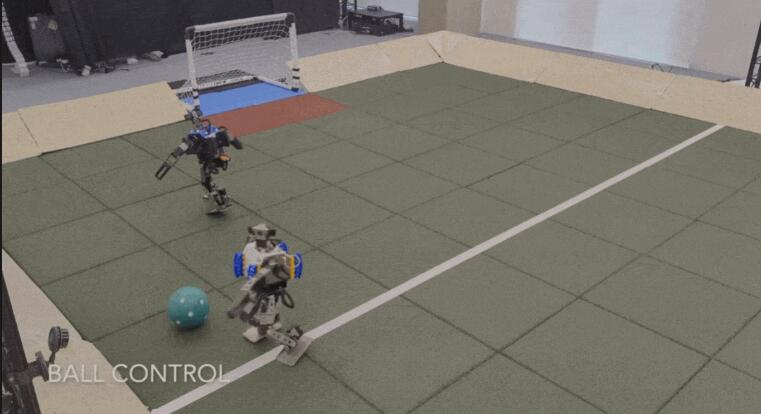 DeepMind为何缺席GPT盛宴？原来在教小机器人踢足球