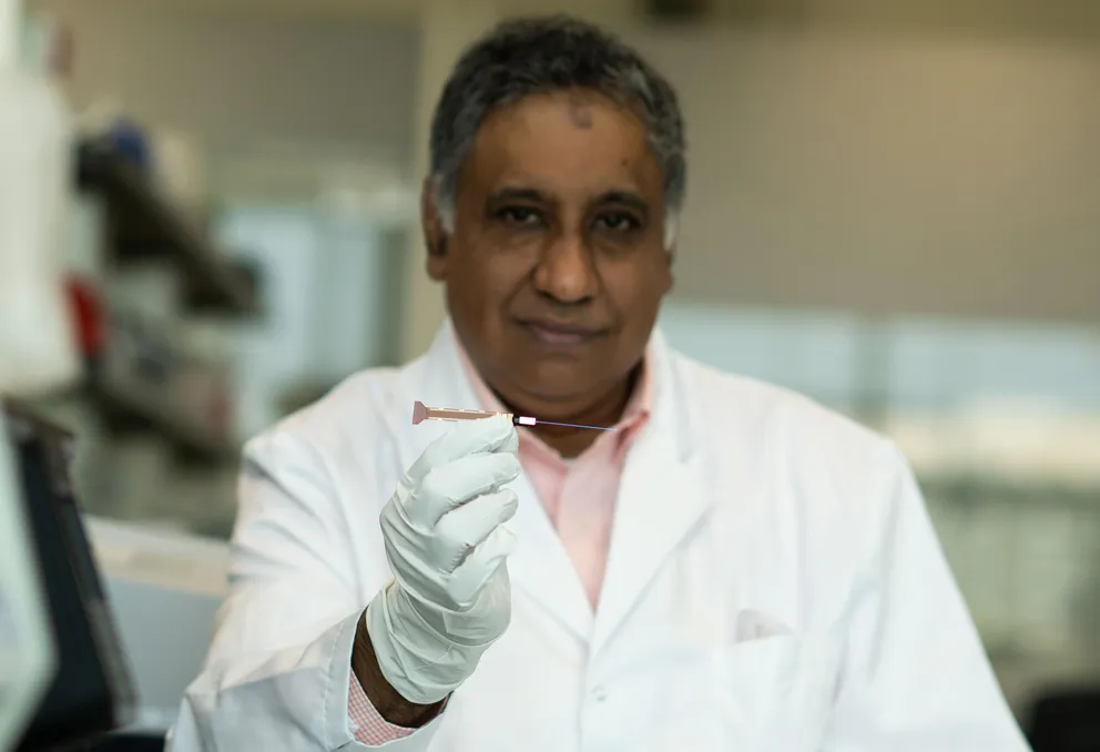 黑客帝国降临！埋入1万个微米电极窃听大脑，马斯克脑机将植入人体