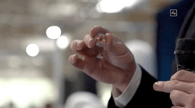 黑客帝国降临！埋入1万个微米电极窃听大脑，马斯克脑机将植入人体