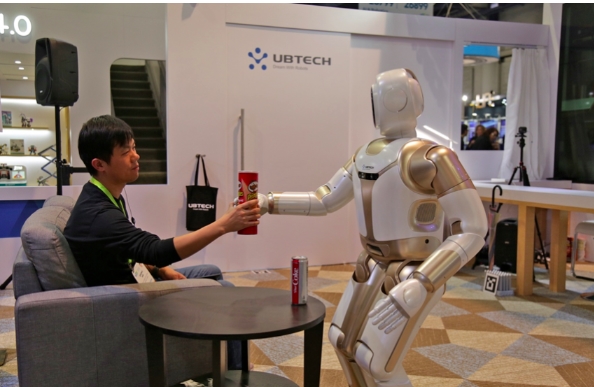 波士顿动力怒怼马斯克,吹牛还是成真?特斯拉机器人的三大猜想