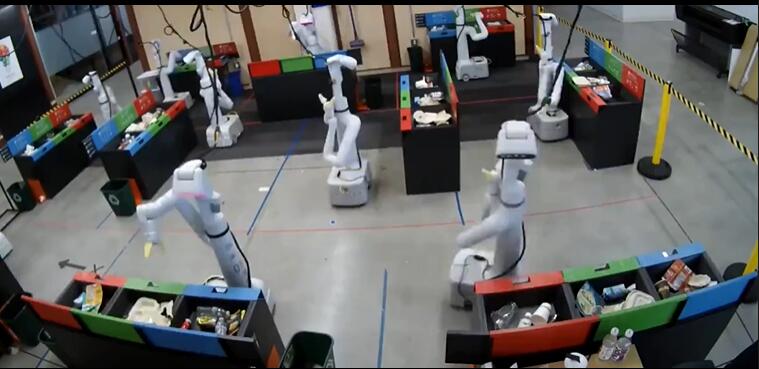 谷歌耗费两年时间,利用强化学习打造23个机器人助力垃圾分类。