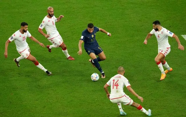 AI看了10万次世界杯后，预测巴西将捧起队史第六座冠军奖杯，夺冠率高达25%！