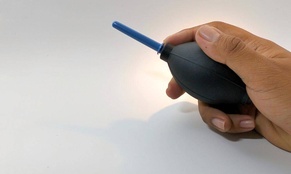 air-blower-hand-featured