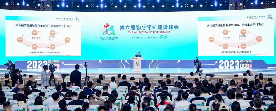 阿里千问大模型正实验接入工业机器人,可用钉钉远程指挥其工作