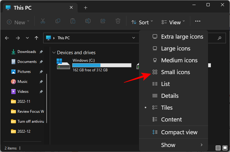 如何在 Windows 11 上缩小图标