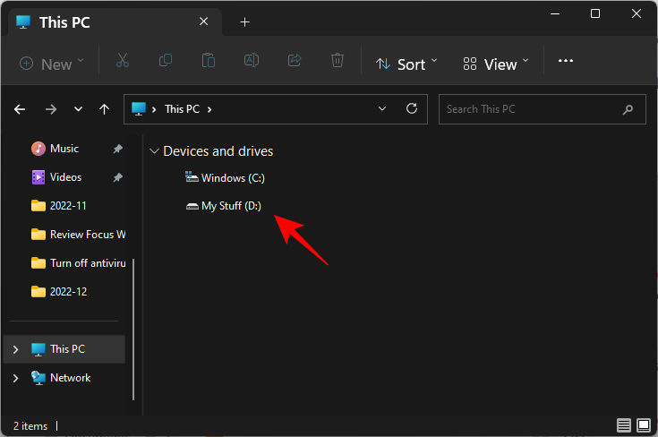如何在 Windows 11 上缩小图标
