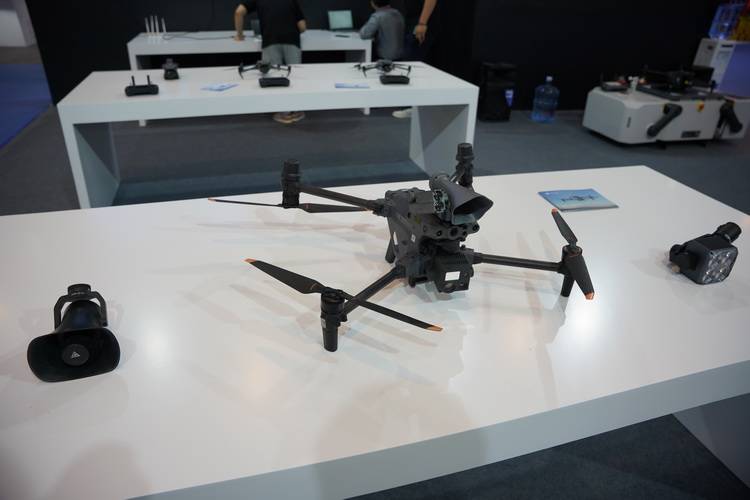 DJI展示行业级无人机 经纬系列成亮点