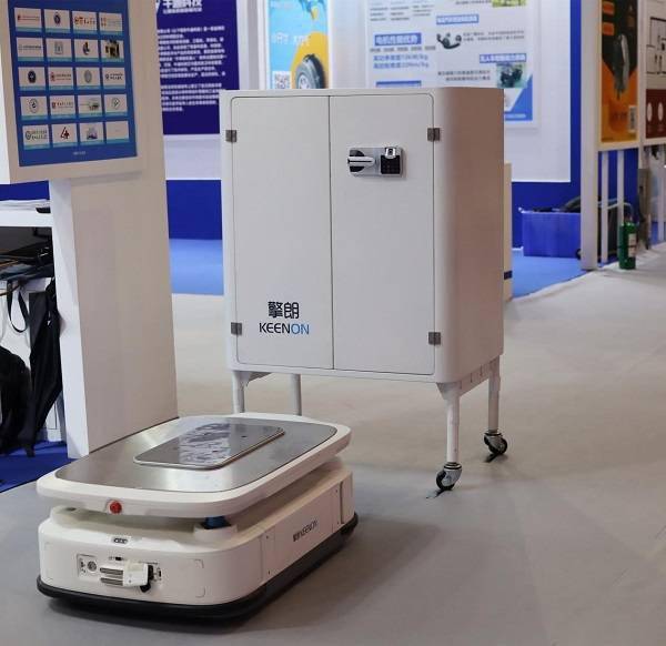 第八届广东智博会东莞开幕 擎朗智能等500家顶尖机器人企业齐聚东莞