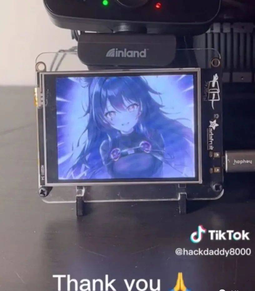 23岁网红用AI分身交1000男友！月入500万美元，谈恋爱按分钟计费