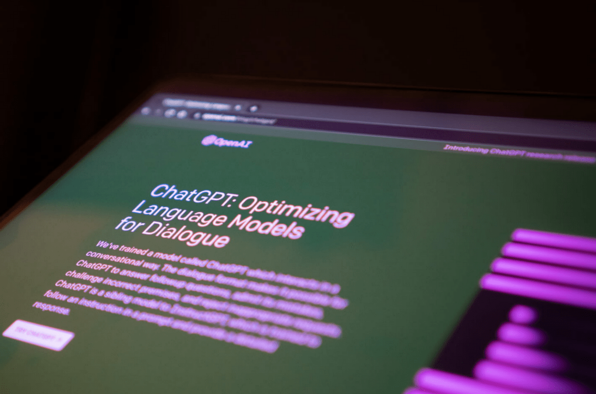 大佬接连放话，AI入侵职场已成定局？