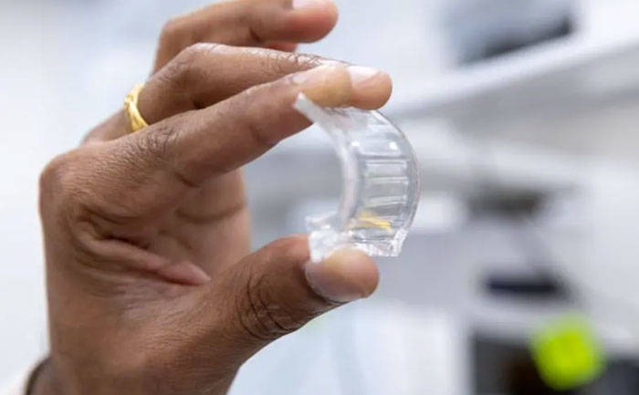 墨尔本大学用3D打印、低成本材料创造柔性透明AR显示屏