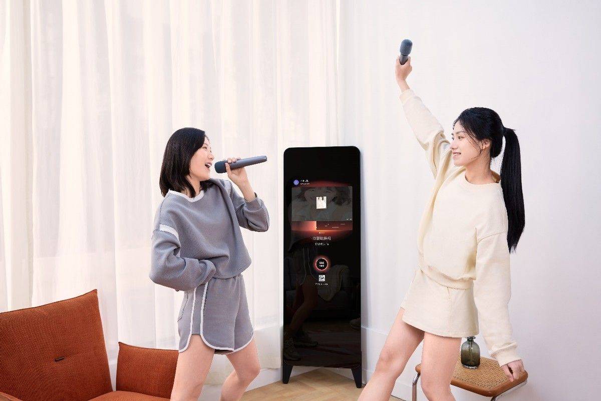 FITURE发布魔镜Mini2新品，支持双人AI健身课程