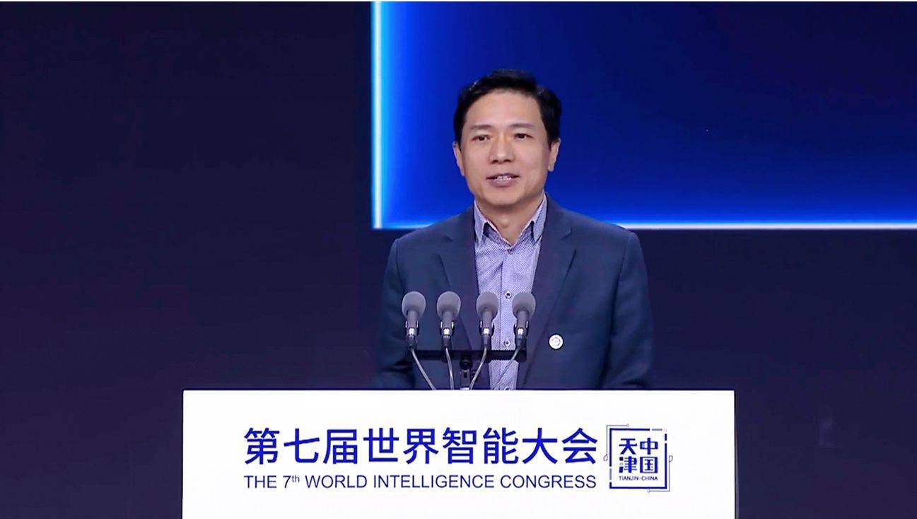 李彦宏：AI不会让工作消失，大模型是新工业革命的引擎