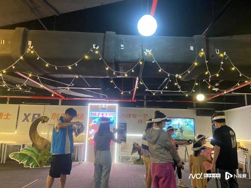 广东科学中心特色科学之夜，AI下棋机器人抢眼！