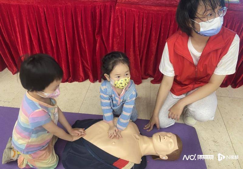 广东科学中心特色科学之夜，AI下棋机器人抢眼！