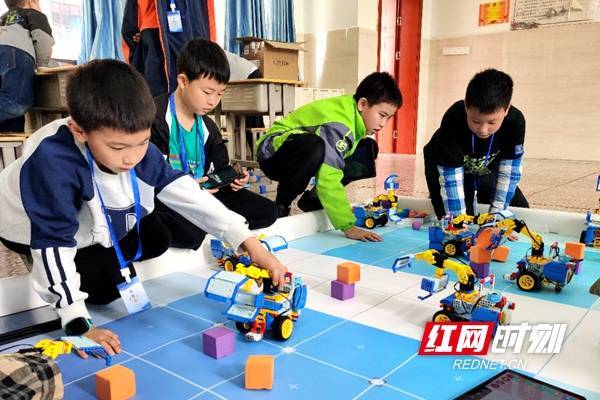 视频丨碰撞科技火花 点燃科技梦想 2023年邵阳市青少年机器人竞赛开赛