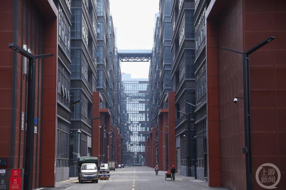 佛山村级工业园涅槃重生:机器人智造城里上下楼就是上下游,产业园就是产业链