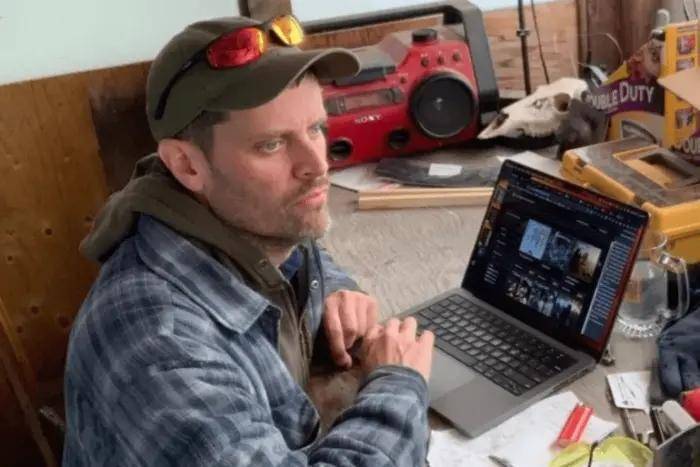 比史蒂芬金还高产 科幻作者用AI 9个月写97本书