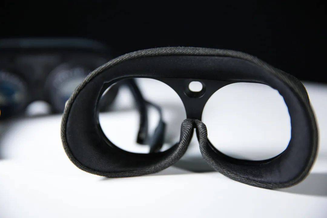 三鉴HTC VIVE XR 精英套装,不止于“VR生产力”