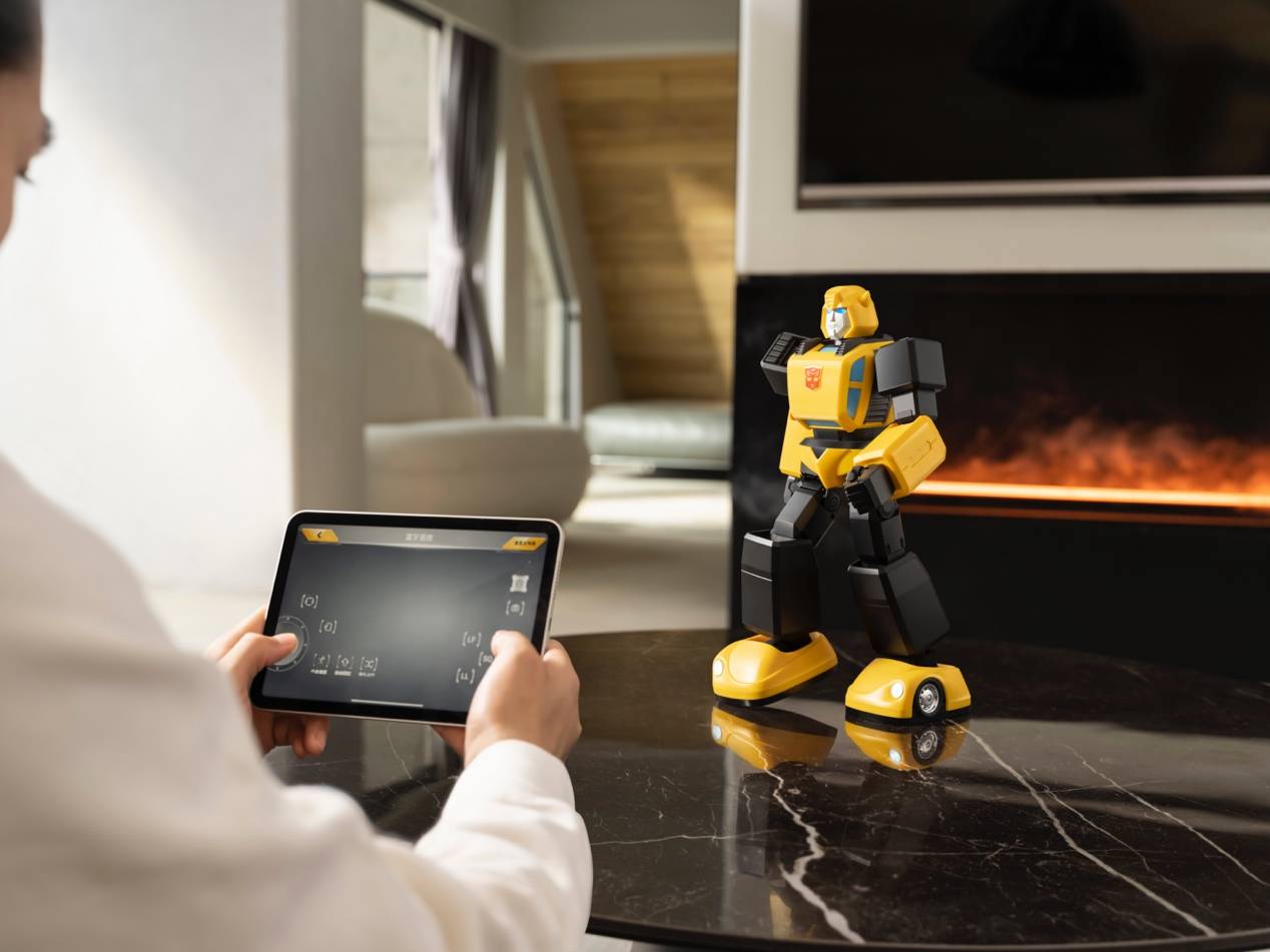 售价2999元-5999元，乐森发布大黄蜂G1性能版、新款限量擎天柱机器人