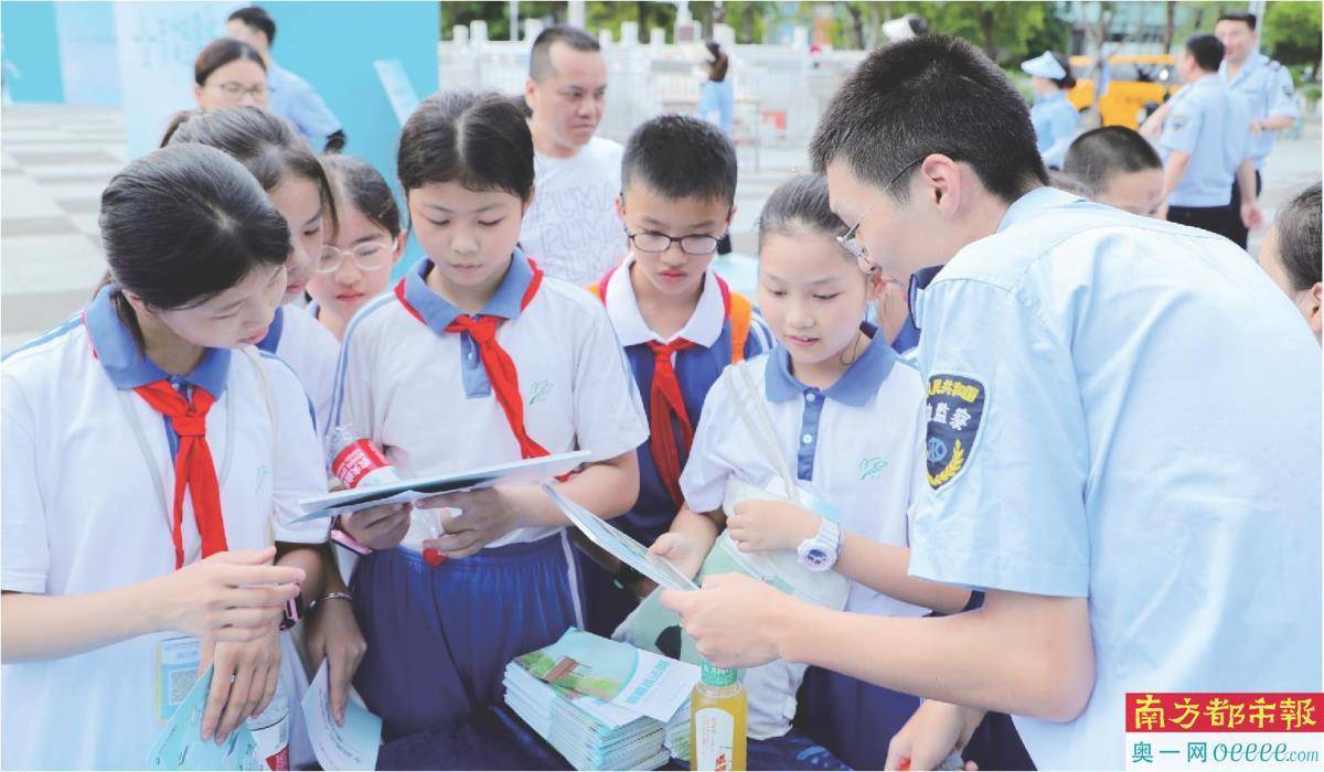 机器人摄像头录像 内窥检测助力管道维修