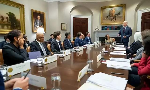 面对竞争，美国“好心”提醒：人工智能堪比核弹，可能灭绝全人类