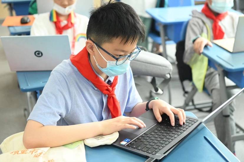 提升学生科创思维,第二届上海市青少年人工智能与编程实践活动迎来终评