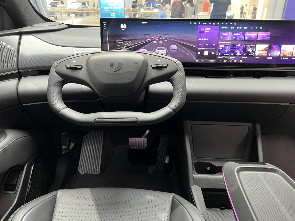AI时代汹汹来袭，“汽车机器人”真能实现吗？｜DA探店