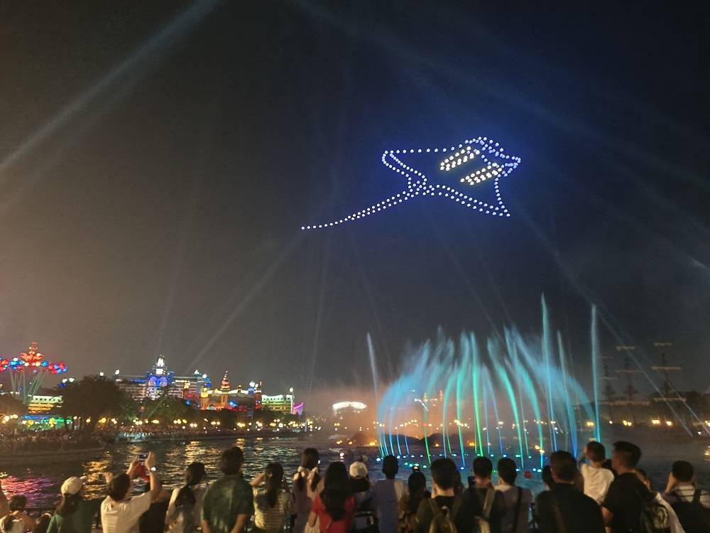 演唱会一票难求，无人机表演也爆发！按架次收费，厂商15分钟入账数十万