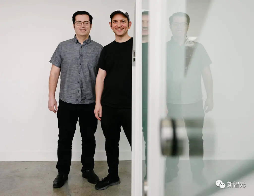 首周下载量碾压ChatGPT!谷歌20年老员工叛逃,创立第二个OpenAI?