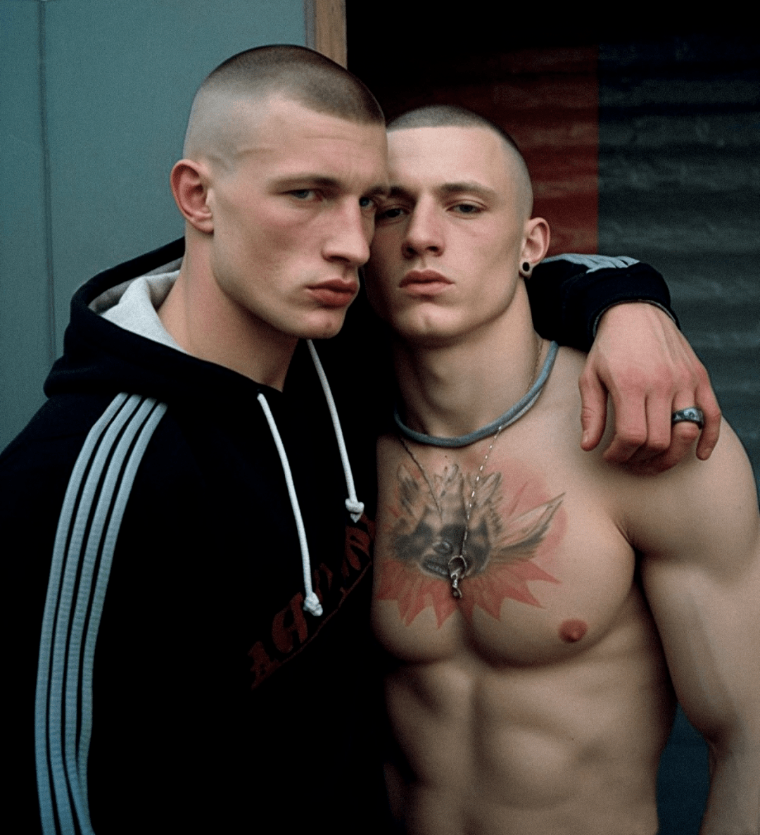 天呐,这些都是 AI 生成的男模特!