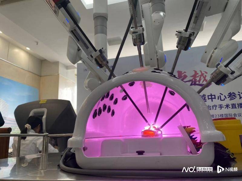 外科医生的智能助手，“机器人手术”得到补充商业医保覆盖