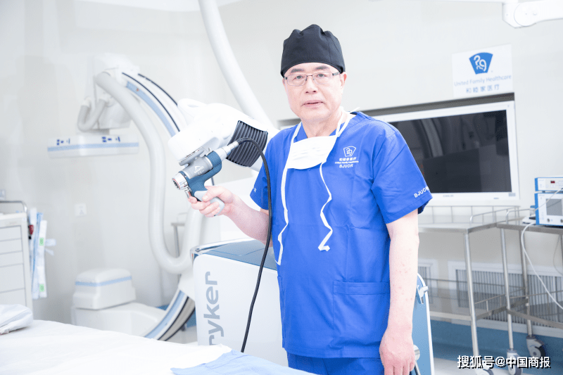 手术机器人“上岗” 能替代外科医生吗？