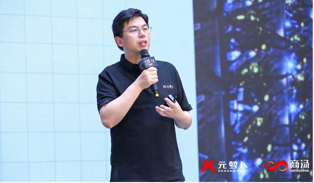 元萝卜SenseRobot：智能AI下棋机器人引领围棋教育新风向！