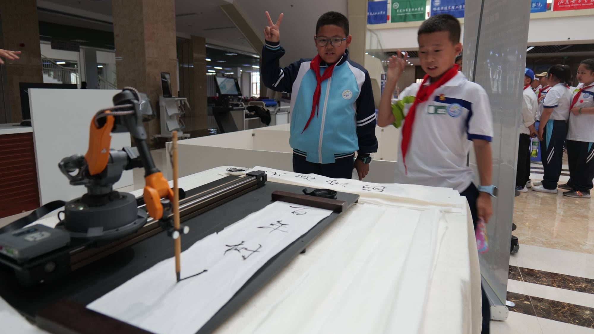 第五届国际青年人工智能大赛（远东赛区）在黑河学院举行