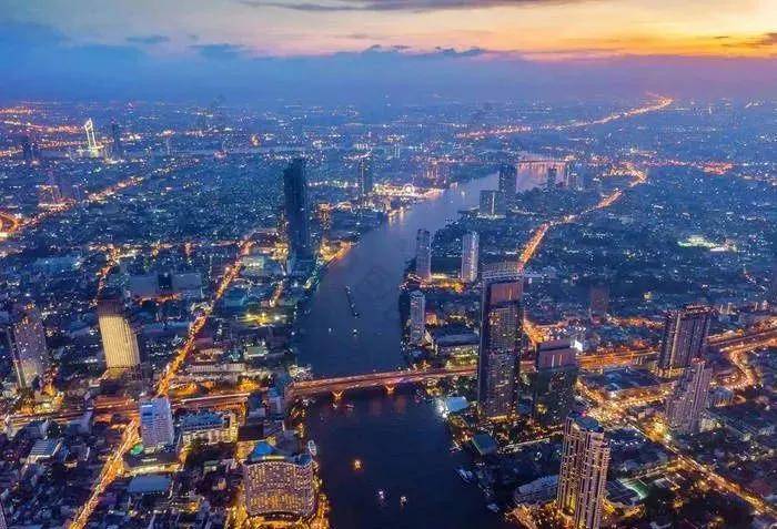 助力智慧城市建设,无人机化身空中“城管”!