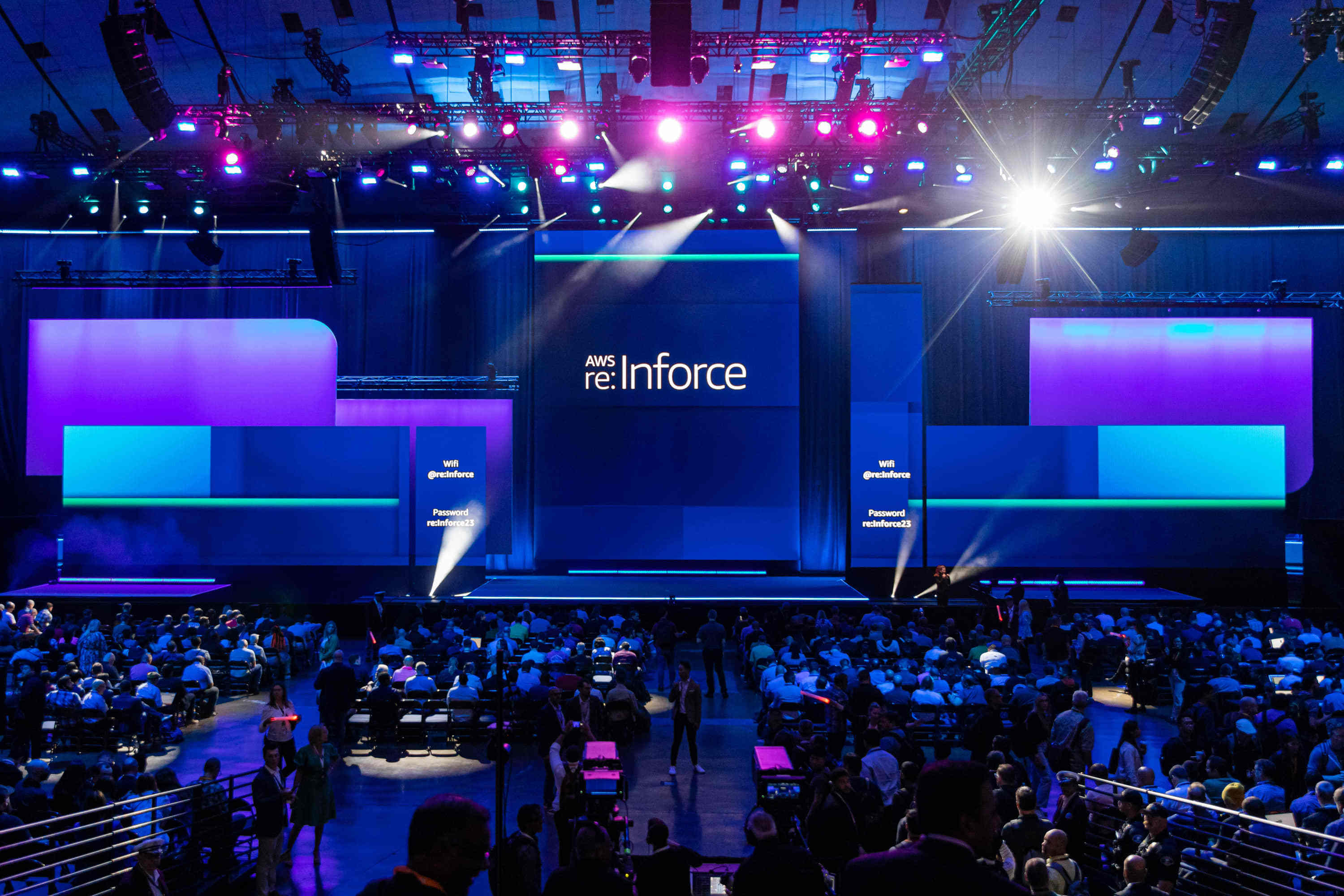 人工智能、量子计算诱发新型安全风险,云计算巨头如何应对?